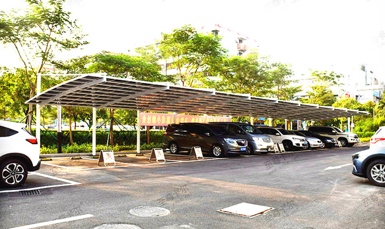 至尊卡爾是專業(yè)停車棚生產(chǎn)廠家.JPG