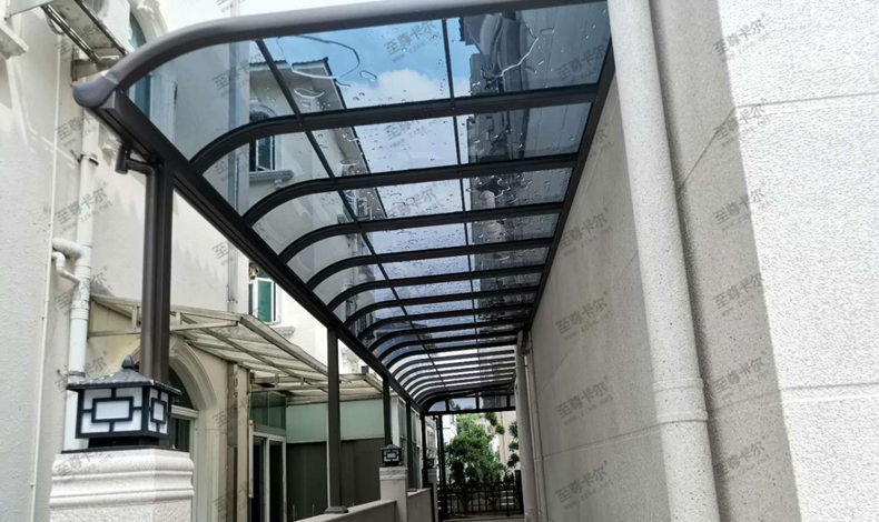 耐力板做雨棚好嗎 耐力板做雨棚好嗎