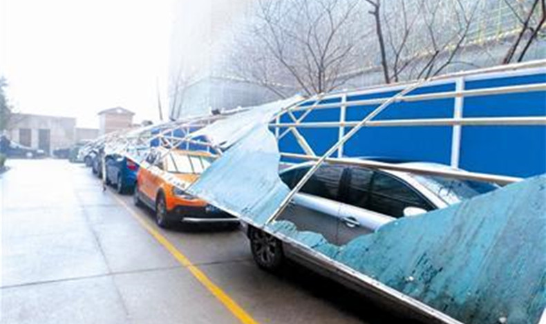 看到新聞老是有車棚倒塌，你們的車棚會(huì)倒塌嗎？