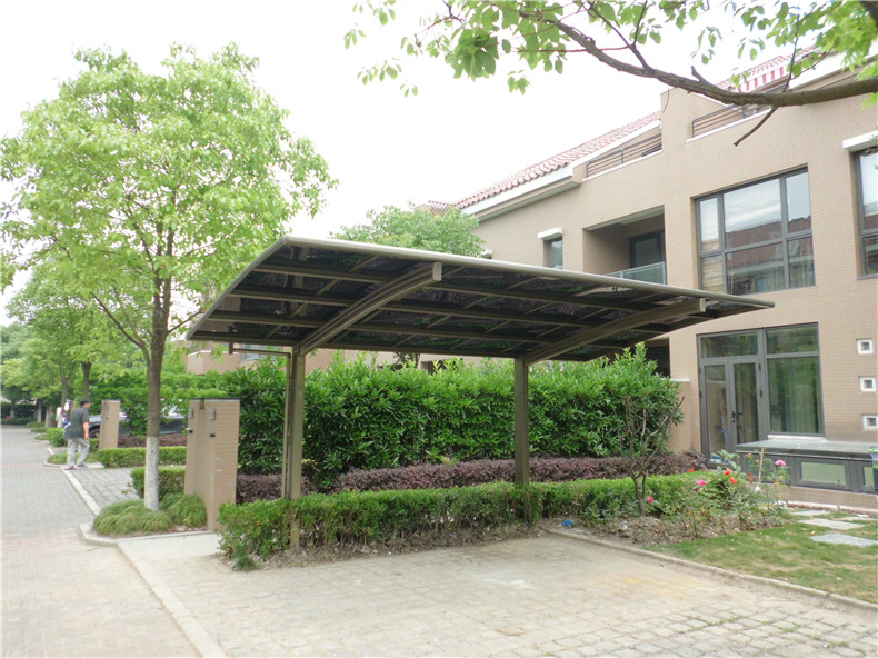 車庫改造成家庭影院了，汽車停在哪？