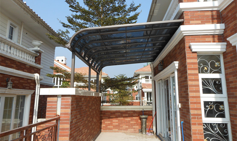 鋁合金雨棚的優(yōu)點(diǎn)？