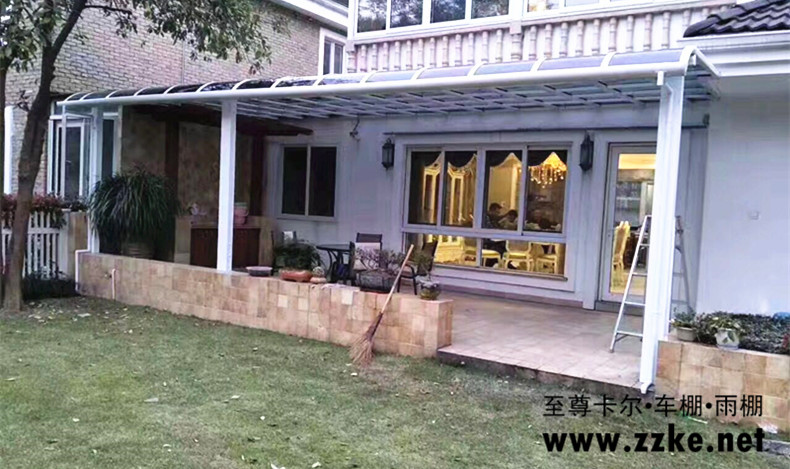 三伏天|至尊卡爾家用雨棚PK其它材質的雨棚