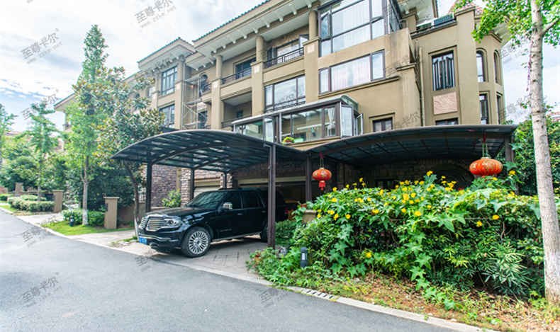 停車棚這樣設(shè)計(jì)、既時(shí)尚又溫馨