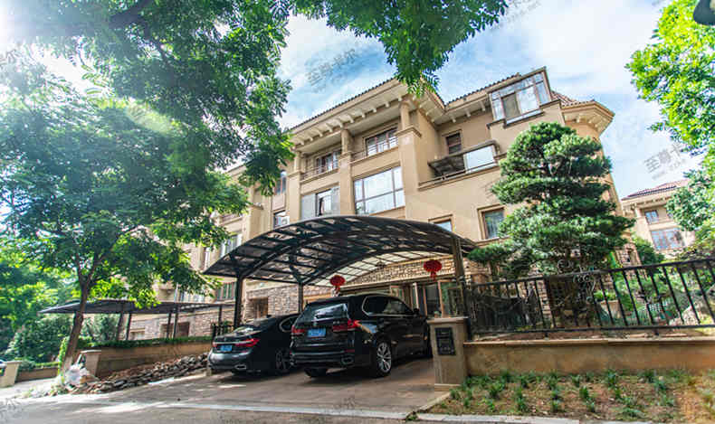 至尊卡爾別墅車棚不僅耐用還很美觀