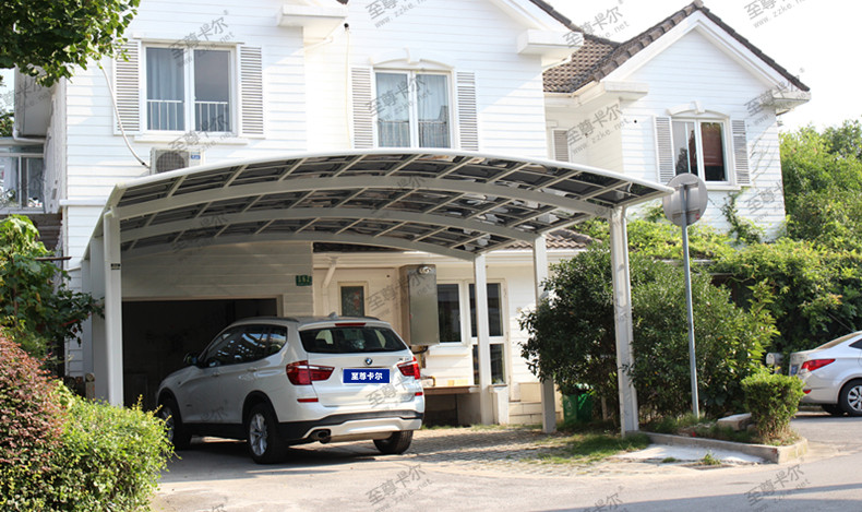 合格的車棚廠家生產的汽車棚需要具備這些特點