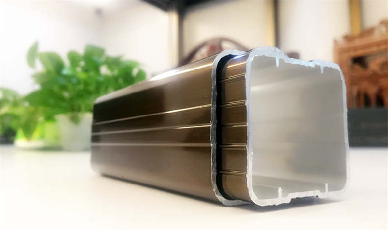 一根加強桿，一個品牌的窗口