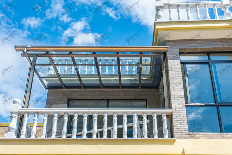 露臺遮陽棚用什么材料好？耐力板露臺遮陽棚怎么樣？