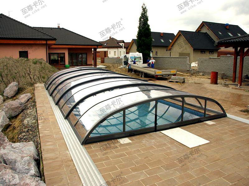 免費測量設計+詳細報價（移動泳池蓋）