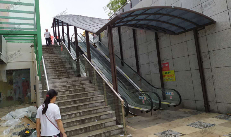 戶外樓梯雨棚該怎么做？戶外樓梯雨棚產品剖析。