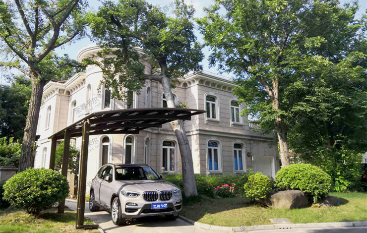 讓人贊不絕口的車棚效果圖，業(yè)主安裝后高端大氣又實(shí)用！您了解這種車棚材料嗎？