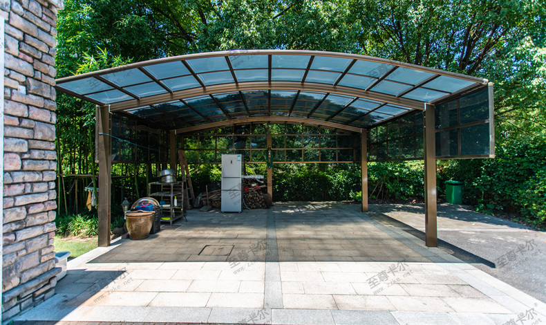 耐力板雨棚真的好嗎？雨棚材質怎么選不出錯？