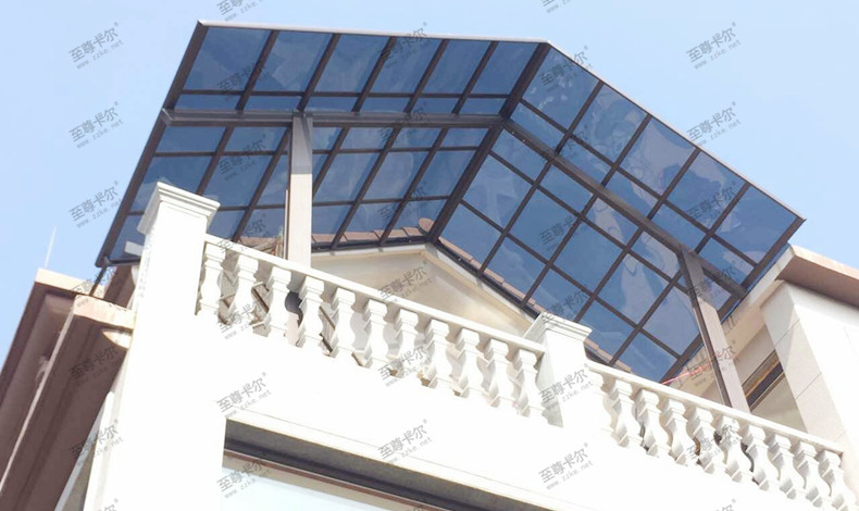 露臺如何裝修？哪些材料適合用來露臺封頂