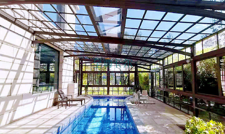 看到鄰居院子里的泳池雨棚，簡約大氣高級！真是太喜歡了