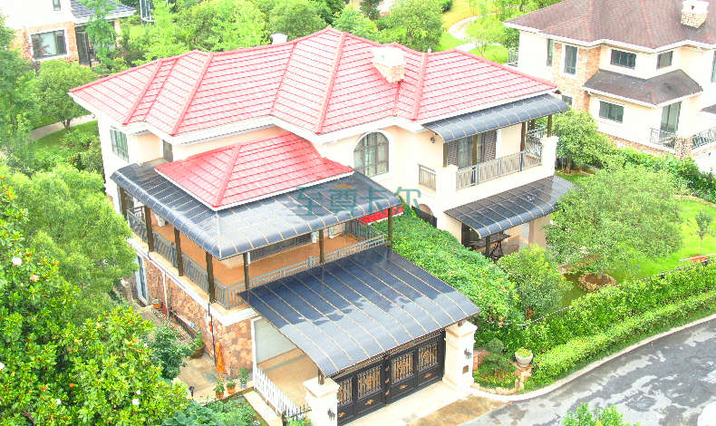 還在恐懼玻璃雨棚會爆裂？試試用新材料搭建的雨棚，安全無擔憂