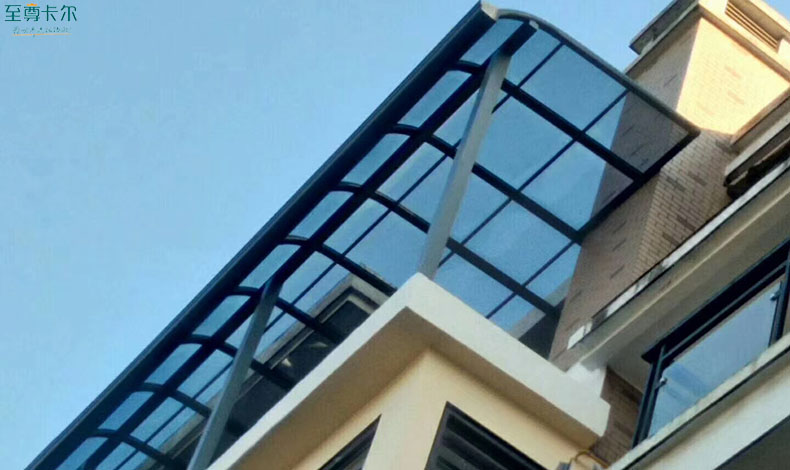 濟(jì)南雨棚制作安裝？陽臺(tái)雨棚什么材料的好？