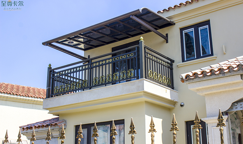 聚碳酸酯板和玻璃哪個(gè)做雨棚好？