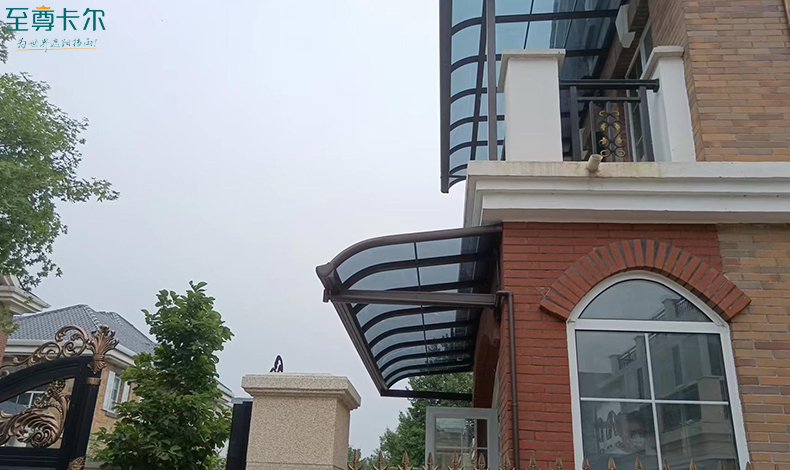 鋁合金雨棚多少錢一平？家用防雨棚圖片？
