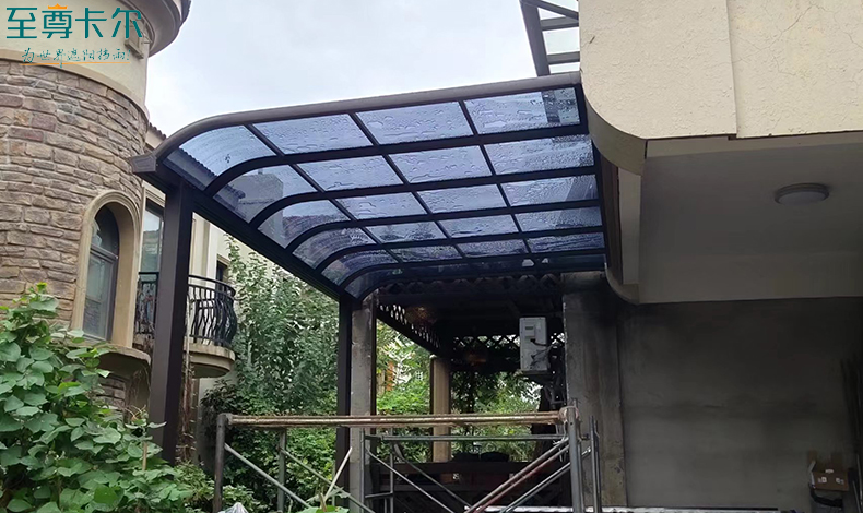 深圳寶安專業做家庭雨棚的廠家？陽臺雨棚上門安裝？